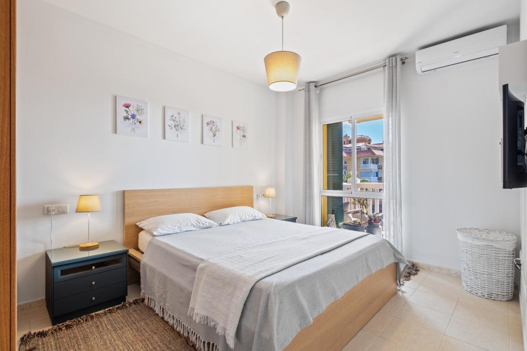 Magic Stars Apartments ฟูเอนฮิโรลา ภายนอก รูปภาพ